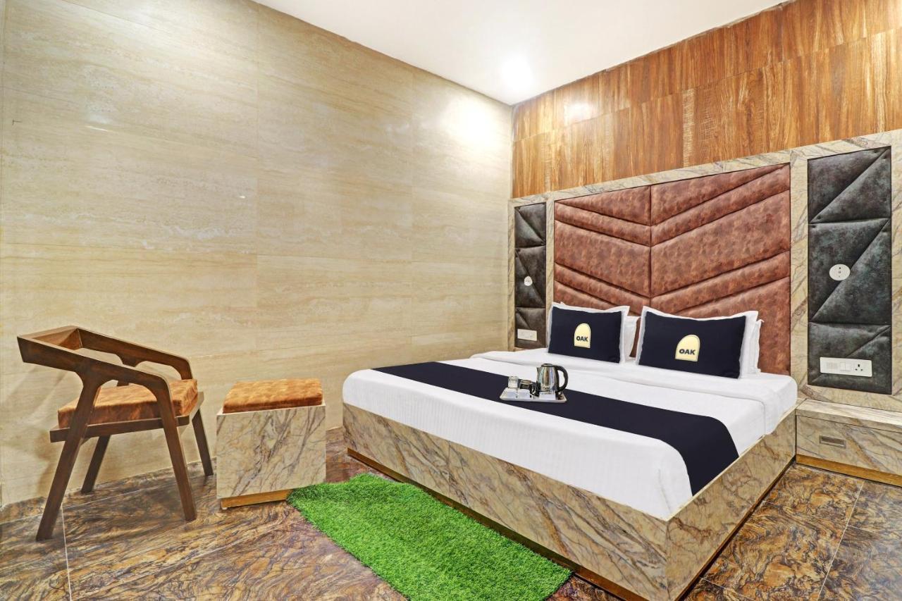 Townhouse Oak Pooth Haveli Делі Екстер'єр фото
